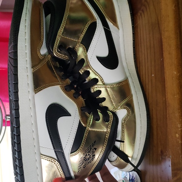 Jordan Retro 1s - Picture 4 of 7